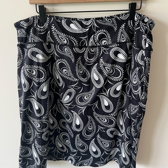 Chicho women’s Black and White Paisley Skort Size 2XL - Picture 2 of 5